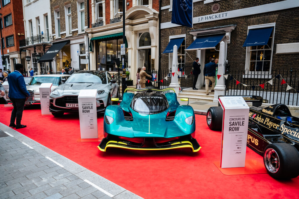 Navy blue boy trousers, Aston Martin - Celebrity-Club